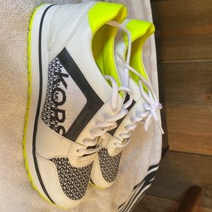 Michael Kora Women’s sneaker. Size 8.5